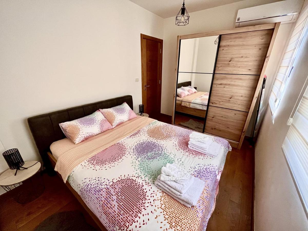 Fides Stylish Apartments Tivat With Pool المظهر الخارجي الصورة