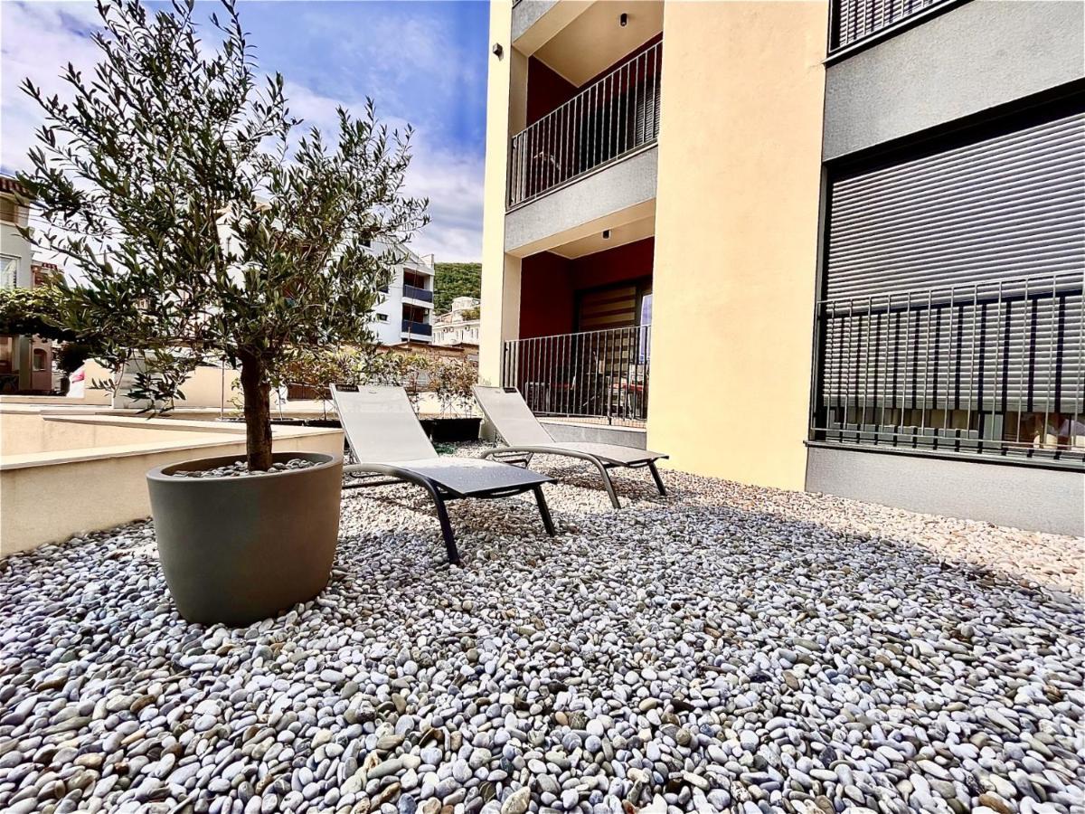 Fides Stylish Apartments Tivat With Pool المظهر الخارجي الصورة