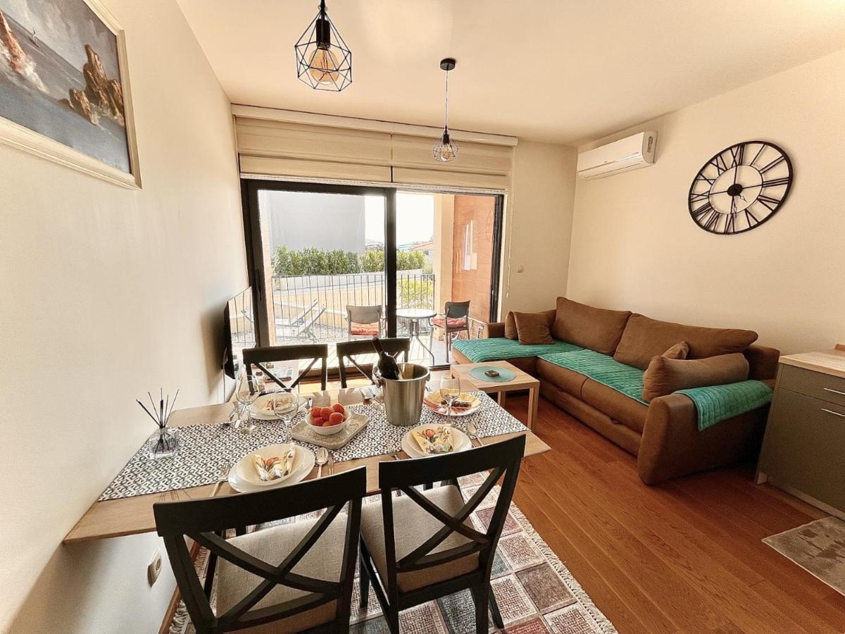 Fides Stylish Apartments Tivat With Pool المظهر الخارجي الصورة